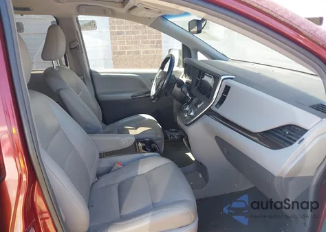 2015 Toyota Sienna Xle 8 Passenger из США, поврежденный, VIN 5TDYK3DC3FS666438